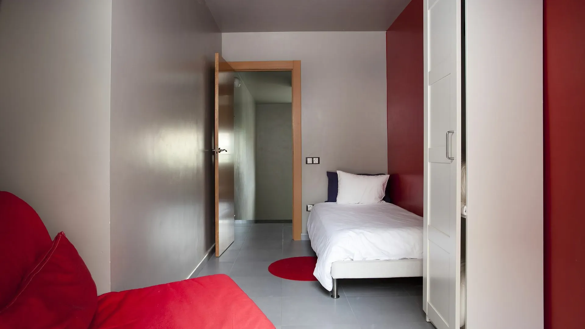Apartamentos Plaza Espana 바르셀로나
